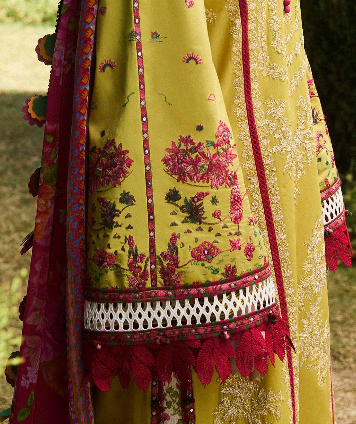 Hussain Rehar S/S Lawn`24 (Zest)