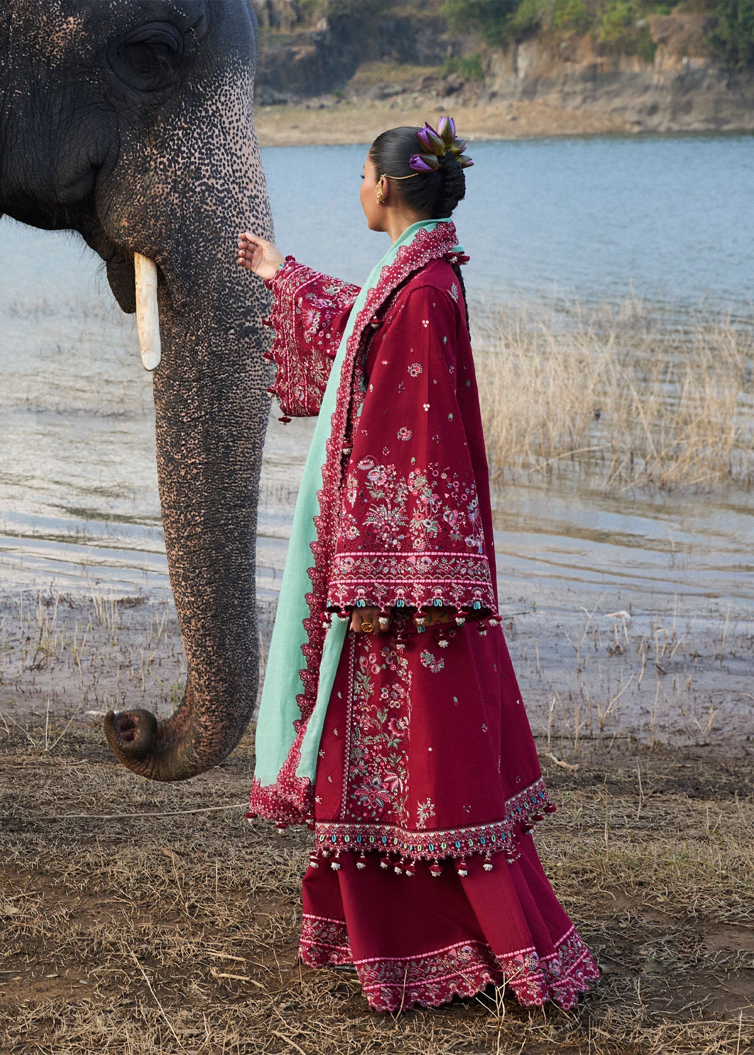 Hussain Rehar Luxury Lawn`25 (Mahogany)