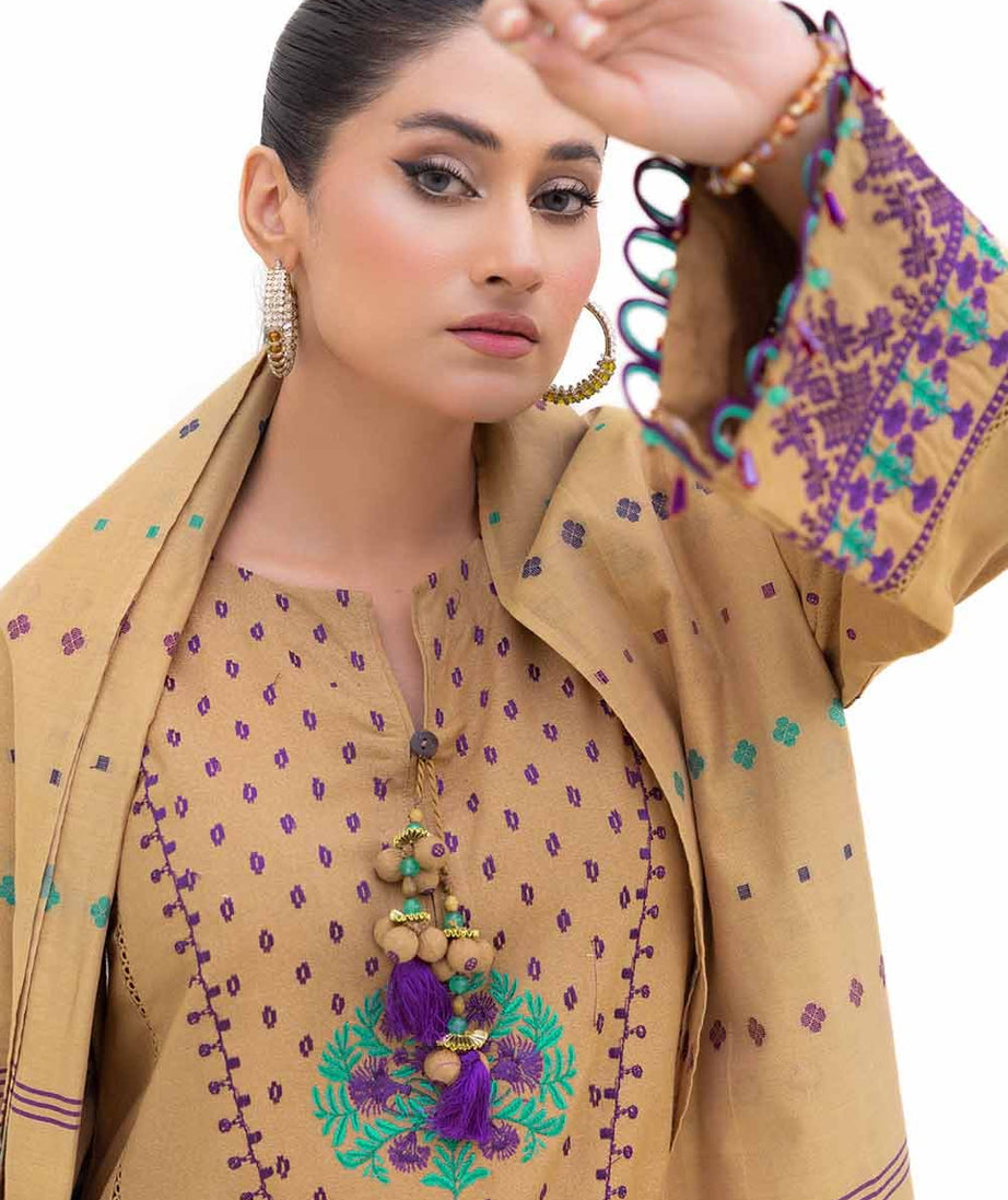 Gul Ahmed Winter'24 MJ#42057