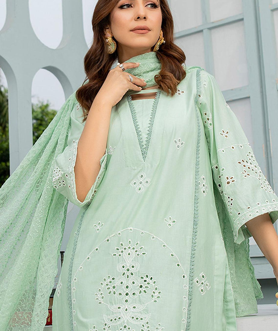 Noorma Kaamal Festive Lawn`23 D#01