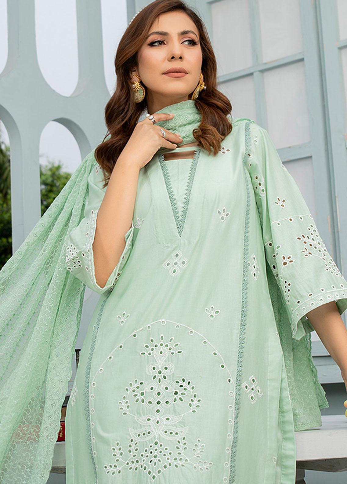 Noorma Kaamal Festive Lawn`23 D#01