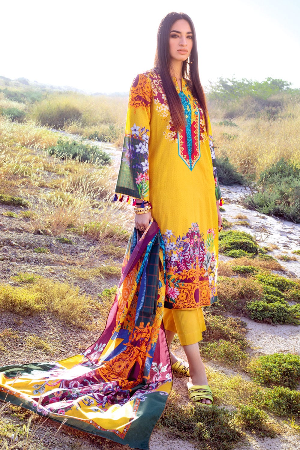 Gul Ahmed Emb Lawn'21 CL-1251 B
