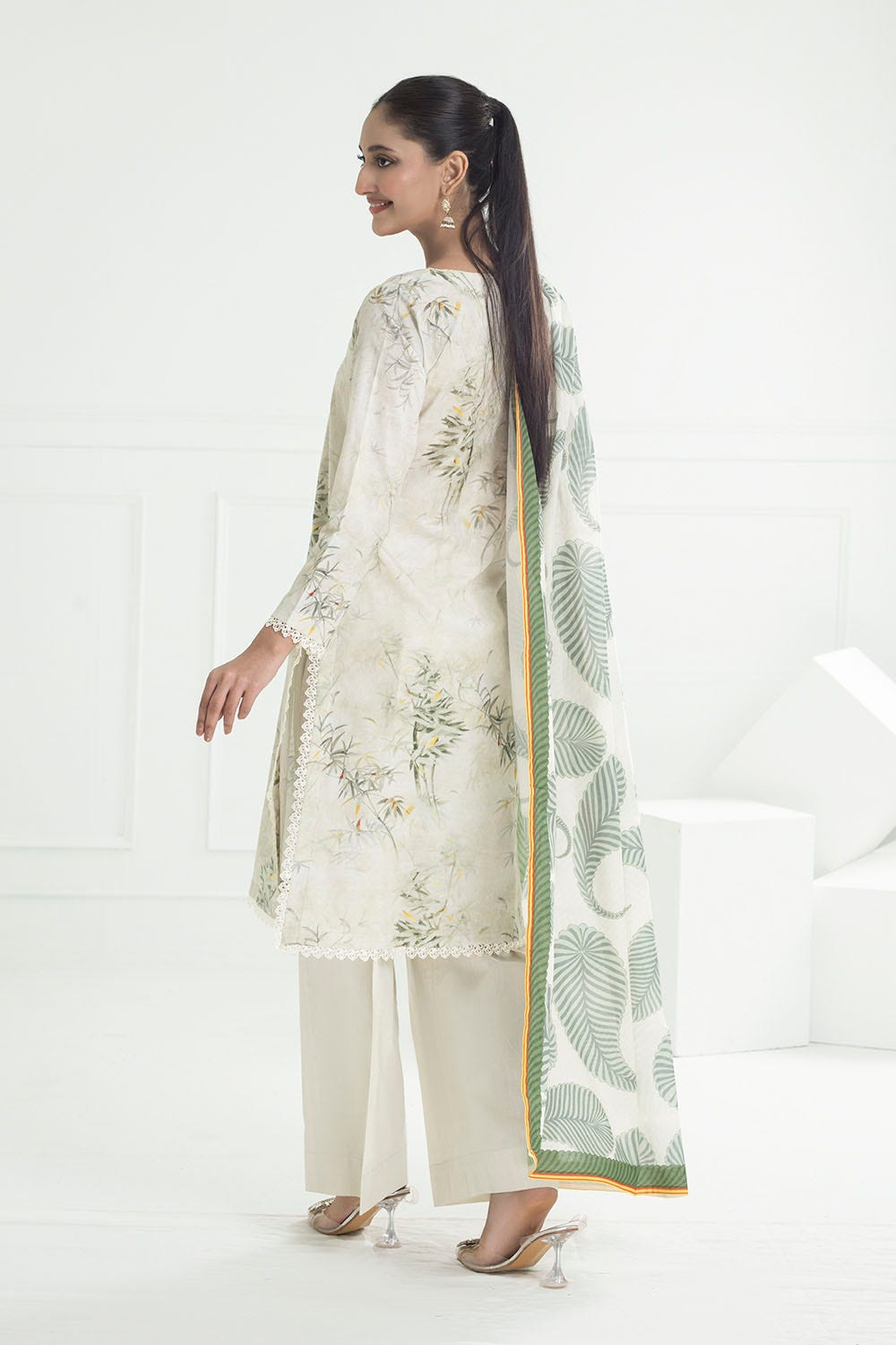 Gul Ahmed Summer Lawn'25 CL# 52428A