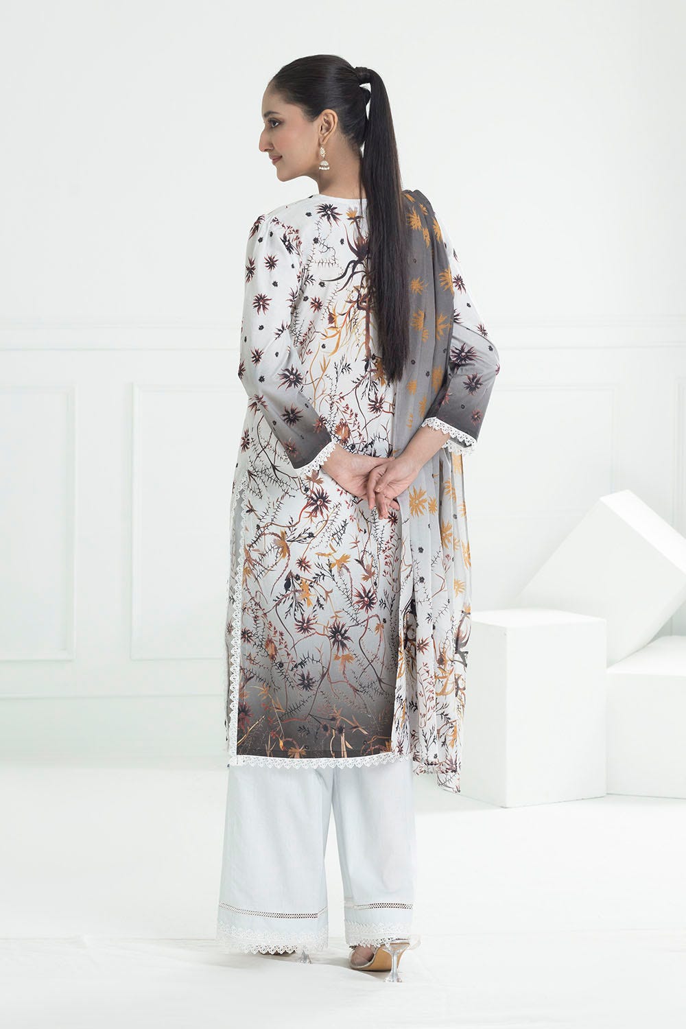 Gul Ahmed Summer Lawn'25 CL# 52502A