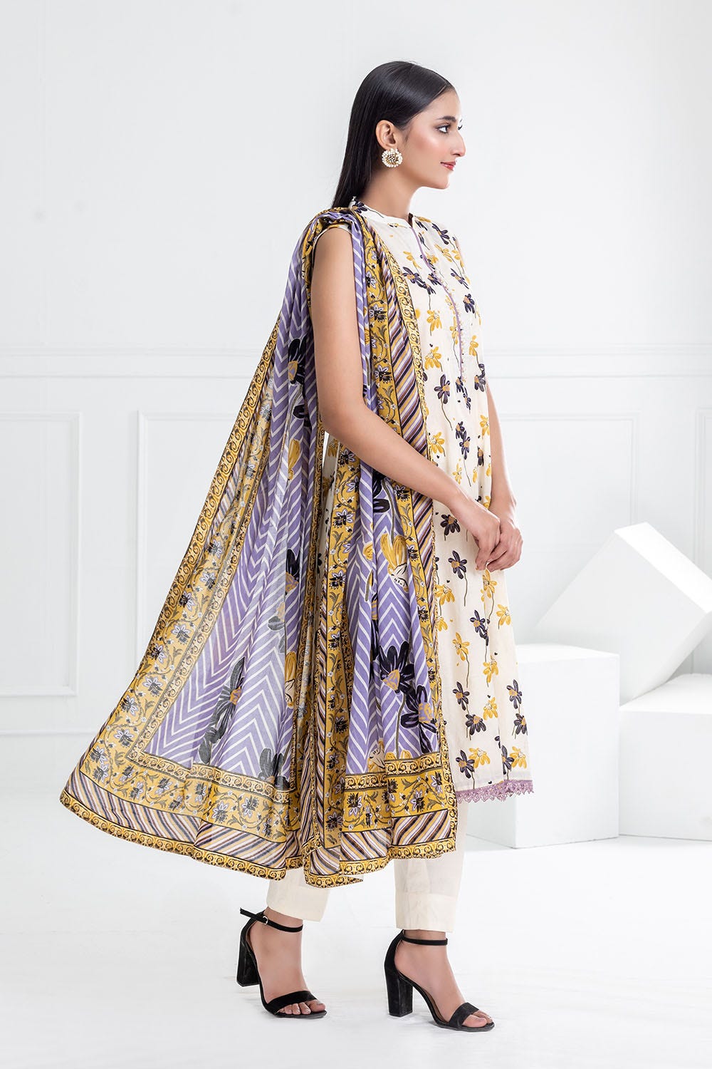 Gul Ahmed Summer Lawn'25 CL#52455