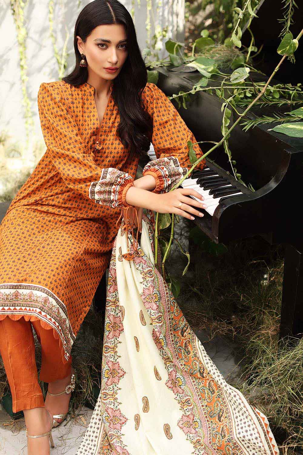 Gul Ahmed Winter Collection`22 AY#12034-B
