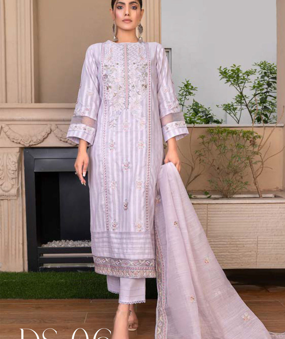 Noor Jahan R/Qamar Emb Lawn'24 (Lilac)