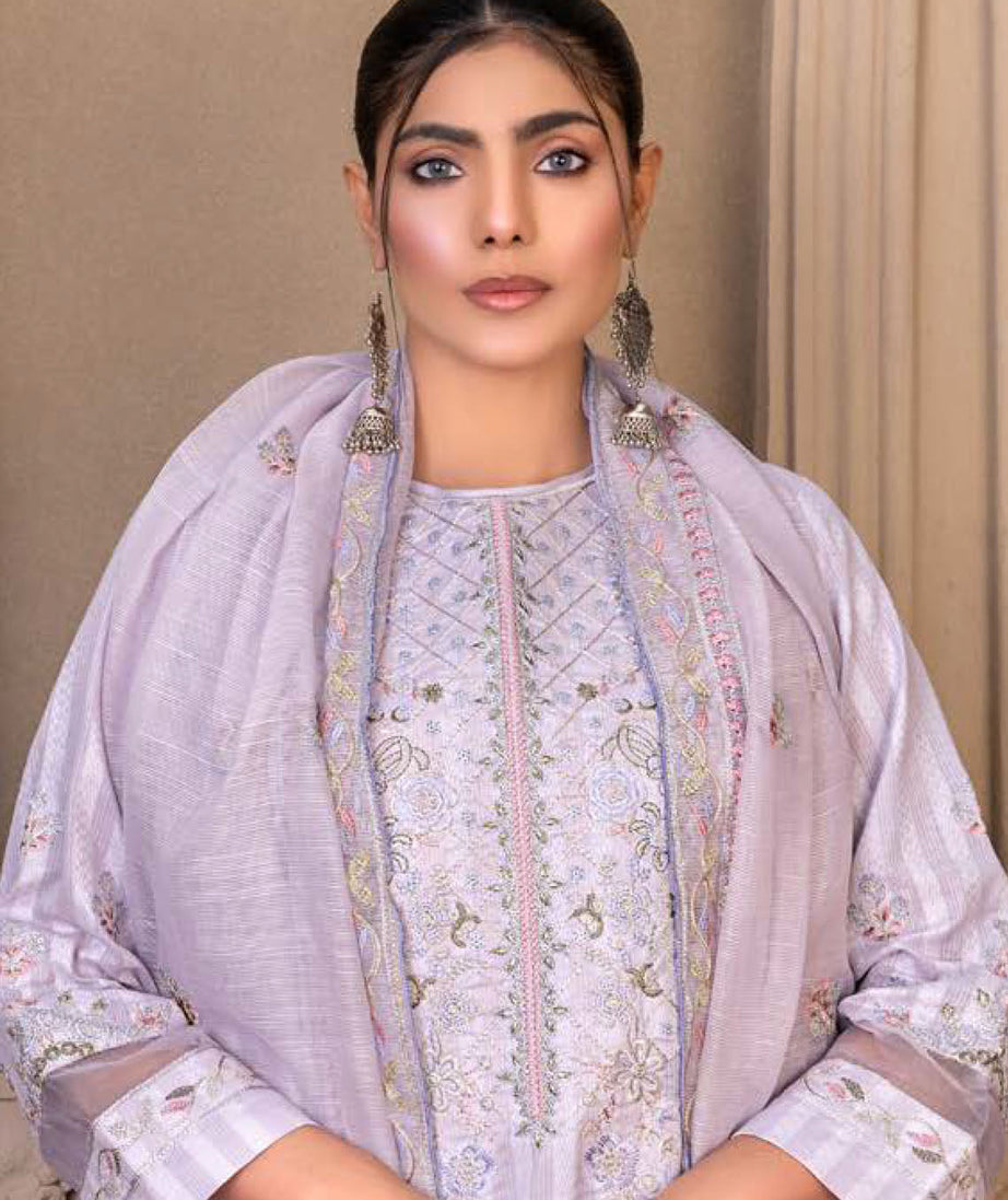 Noor Jahan R/Qamar Emb Lawn'24 (Lilac)