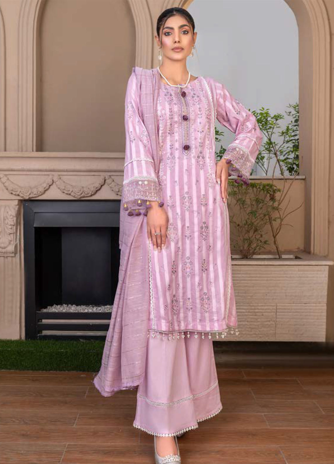 Noor Jahan R/Qamar Emb Lawn'24 (L Purple)