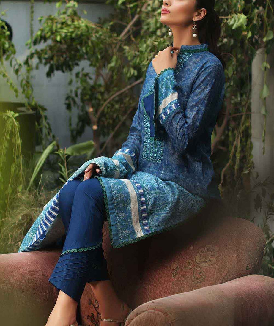 Gul Ahmed Winter Collection`22 AY#12020