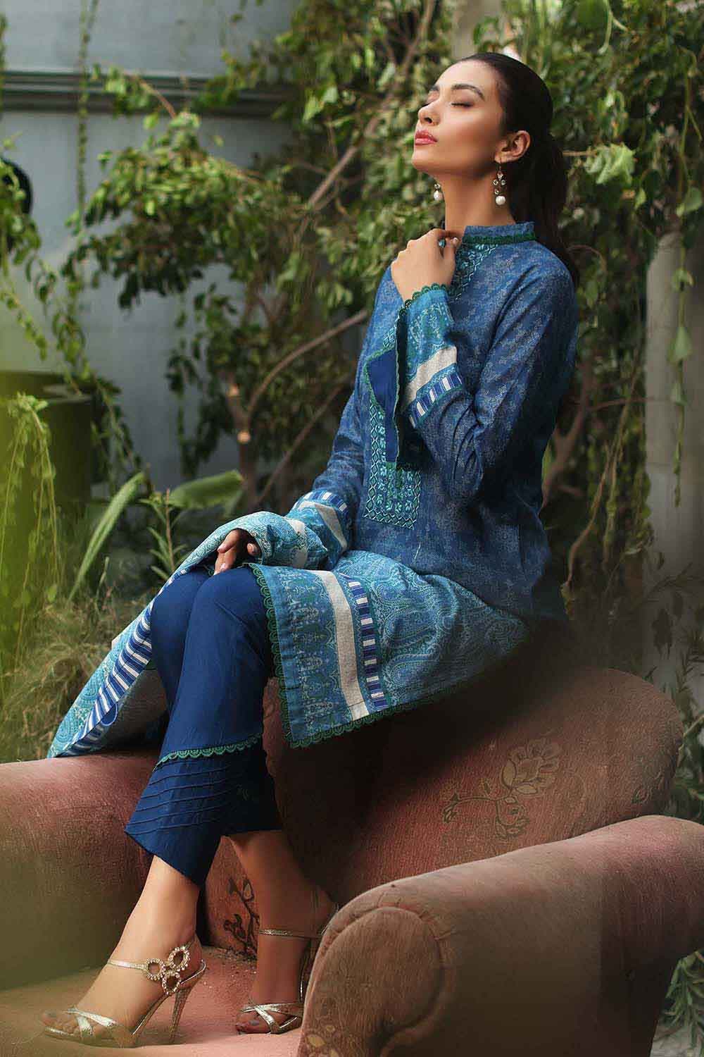 Gul Ahmed Winter Collection`22 AY#12020