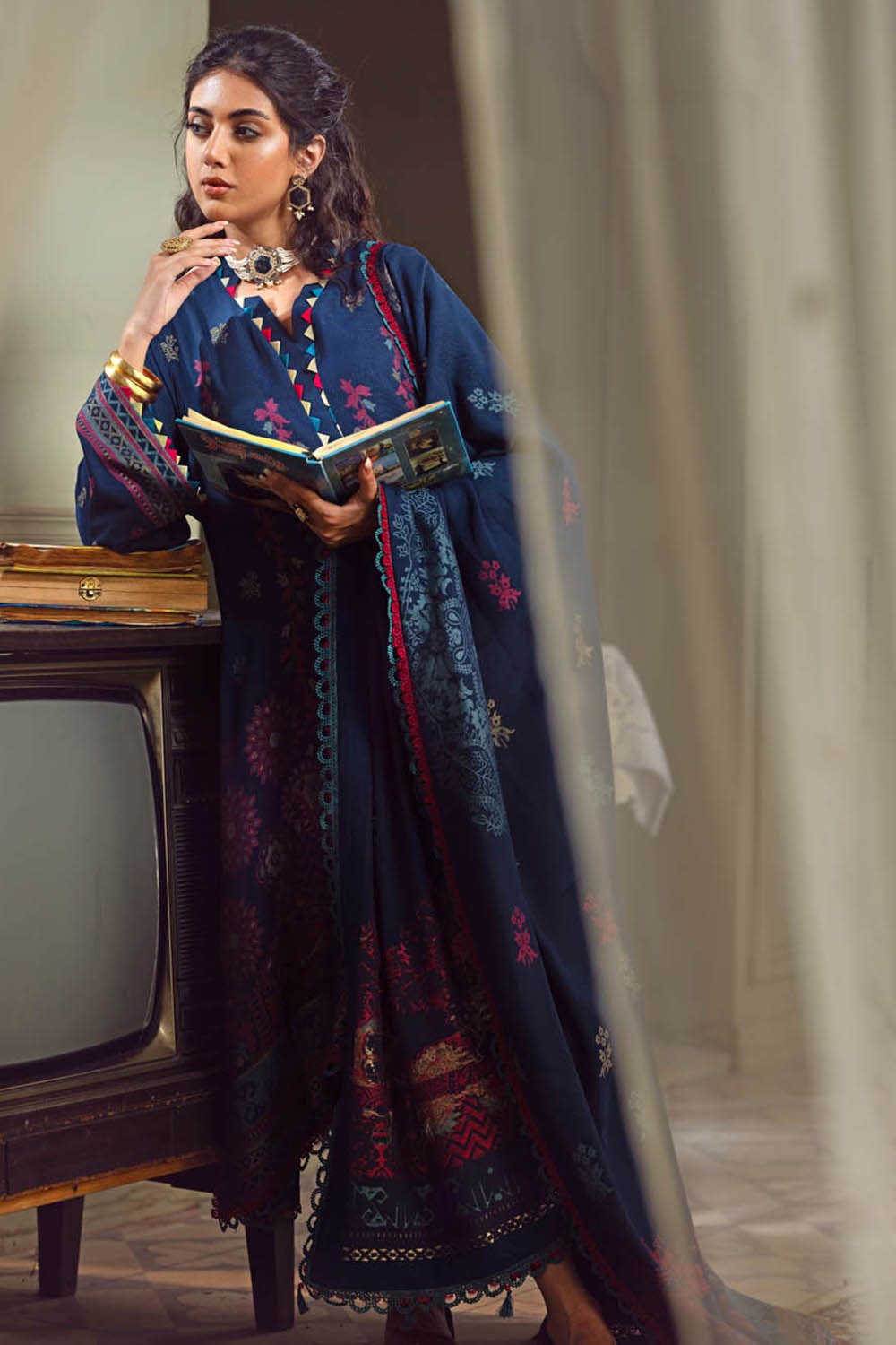 Gul Ahmed Winter Collection`22 MJ#22084