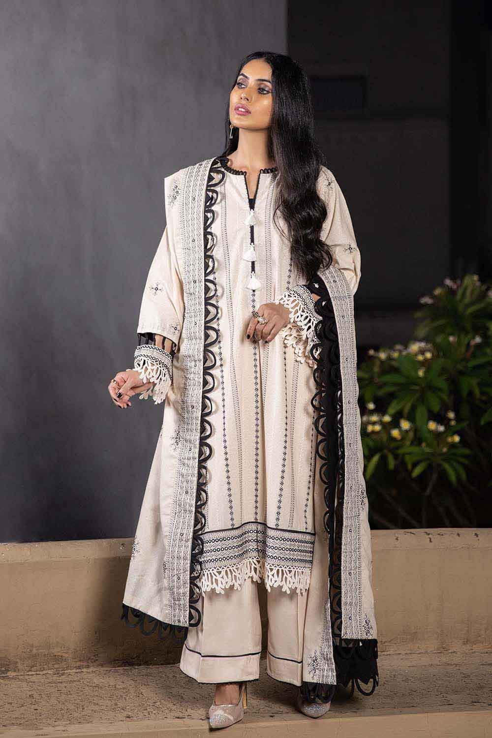 Gul Ahmed Winter Collection`22 AY#12015
