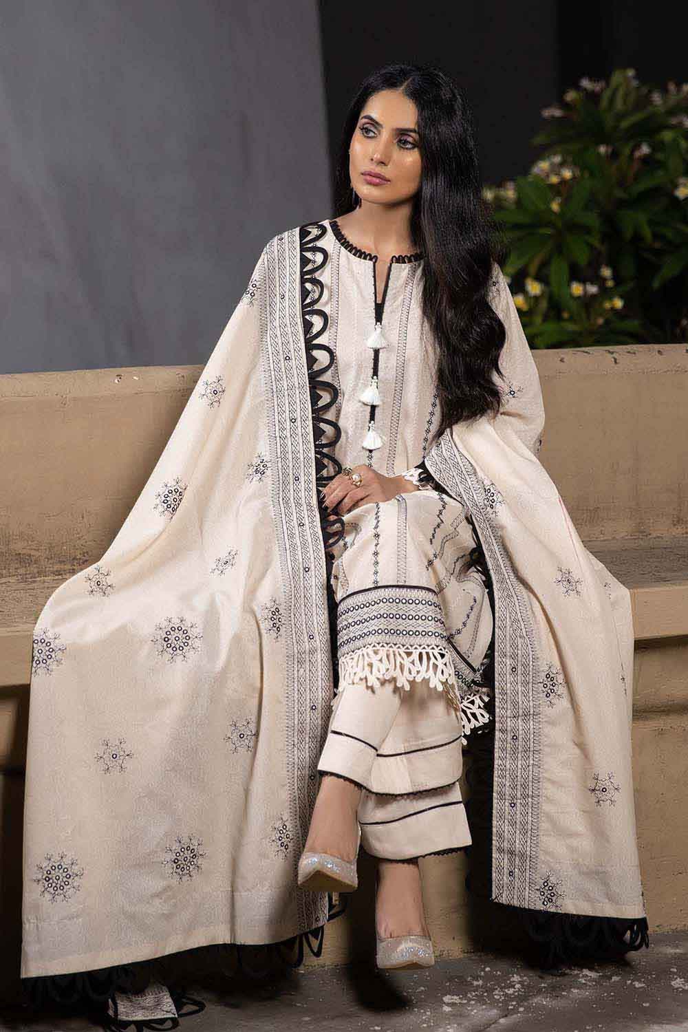 Gul Ahmed Winter Collection`22 AY#12015