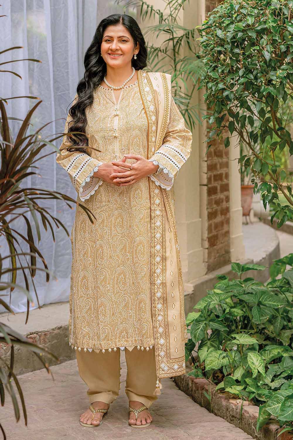 Gul Ahmed Lawn`23 CL#32182-A