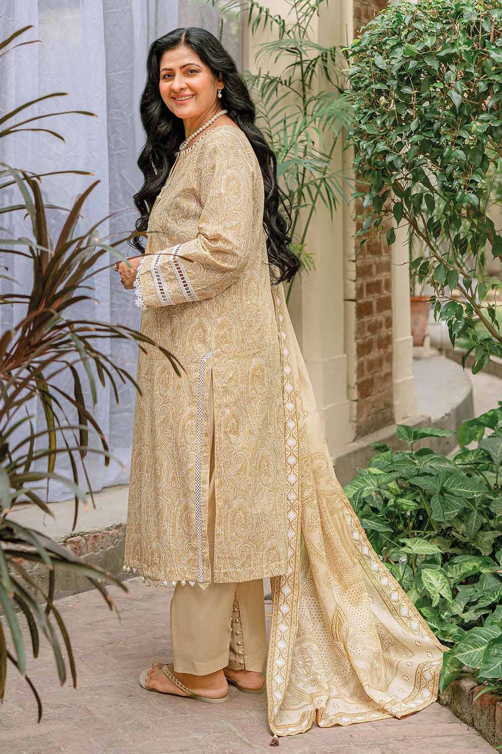 Gul Ahmed Lawn`23 CL#32182-A