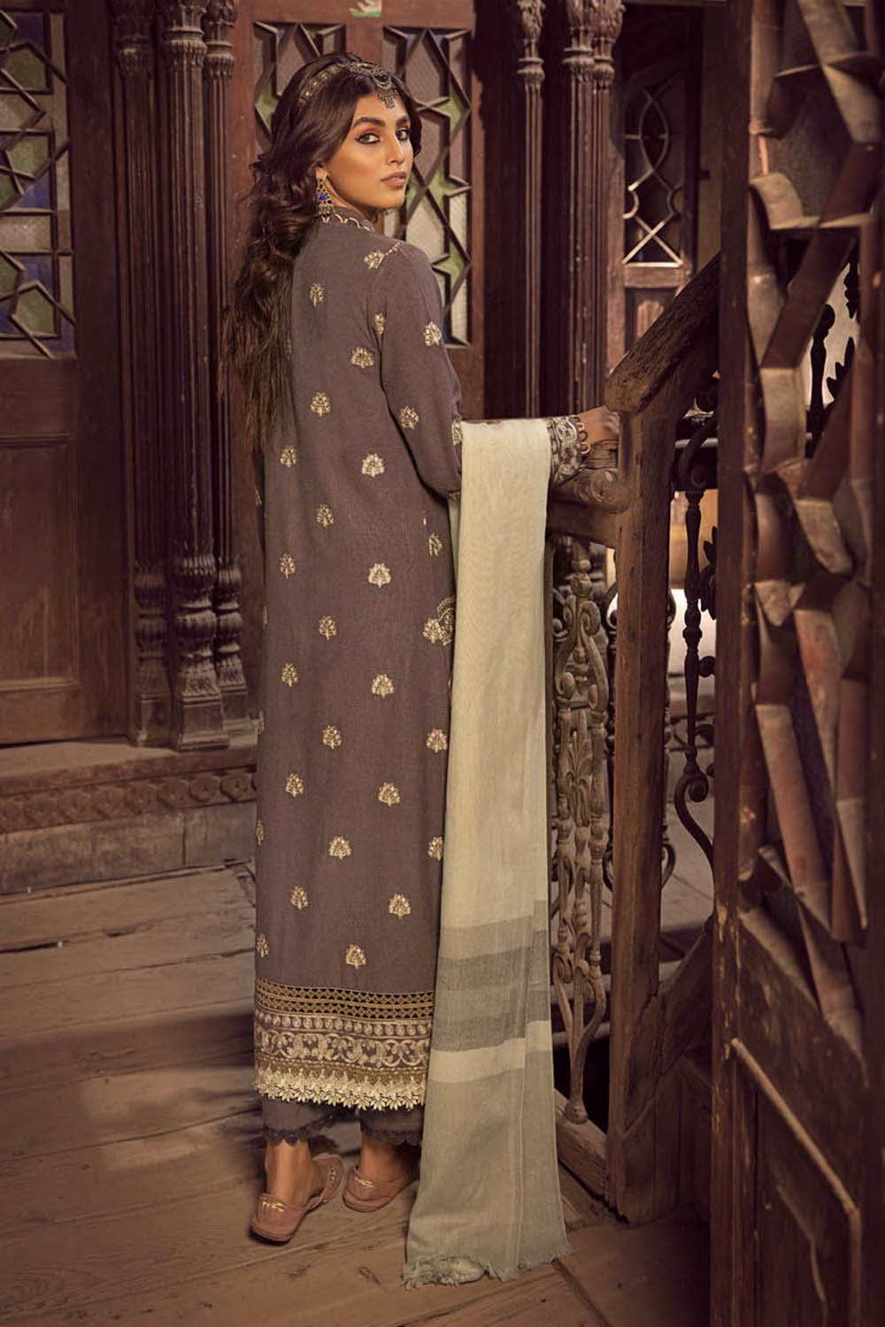 Gul Ahmed Winter Collection`22 AP#22008