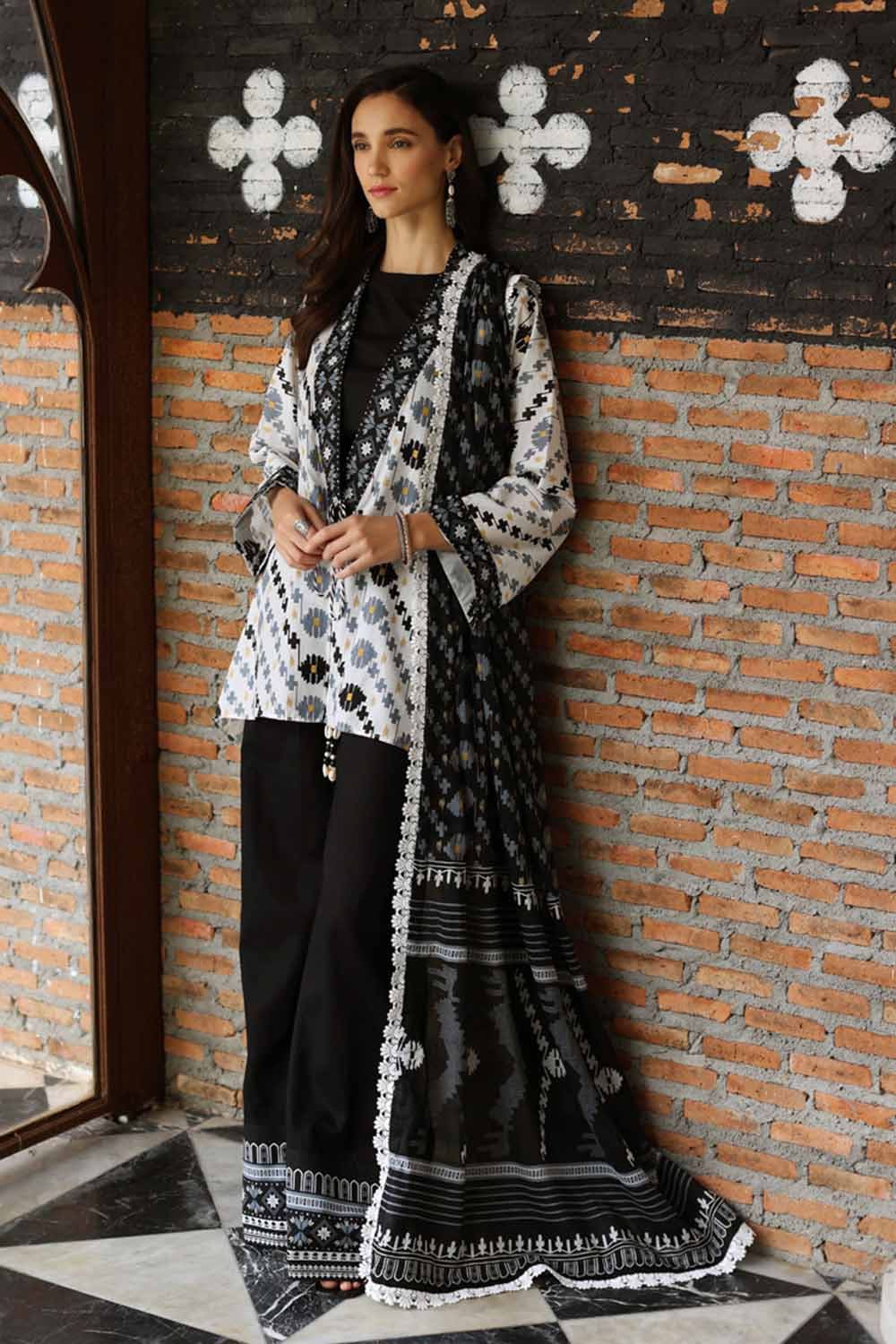 Gul Ahmed Lawn`23 B#32012 A