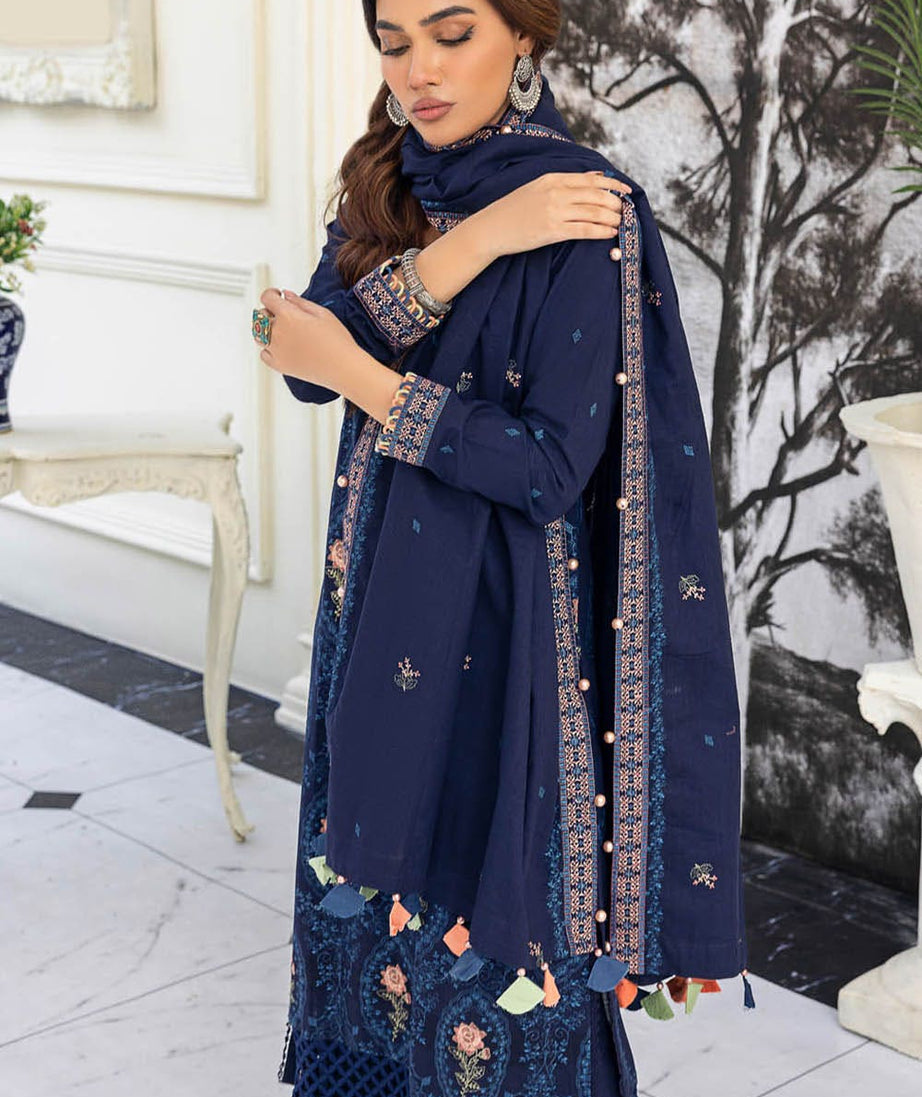 Gul Ahmed Winter Collection`22 AY#22004-A