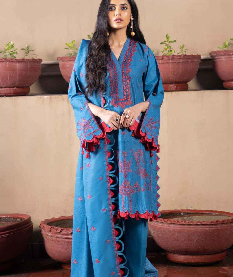 Gul Ahmed Winter Collection`22 AY#12018