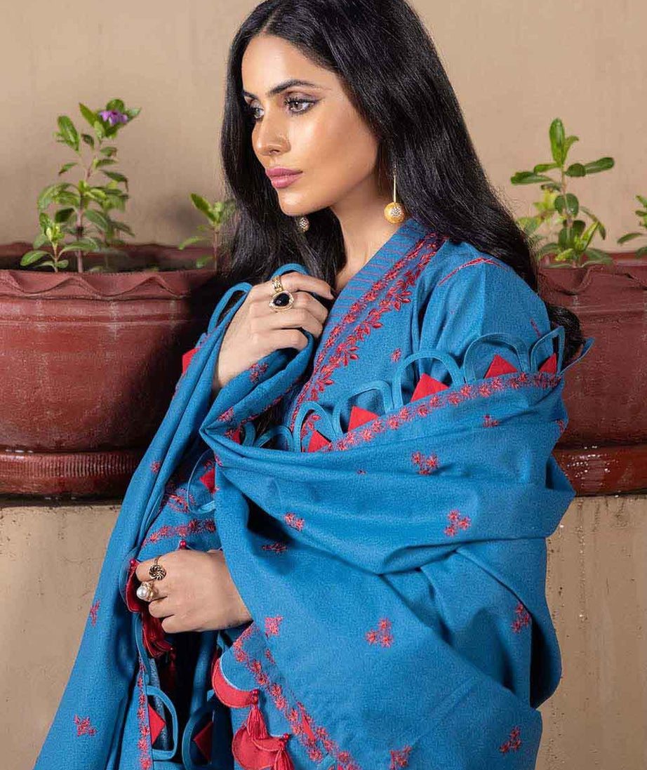 Gul Ahmed Winter Collection`22 AY#12018