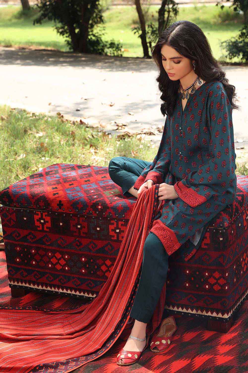 Gul Ahmed Winter Collection`22 LT#12015-B