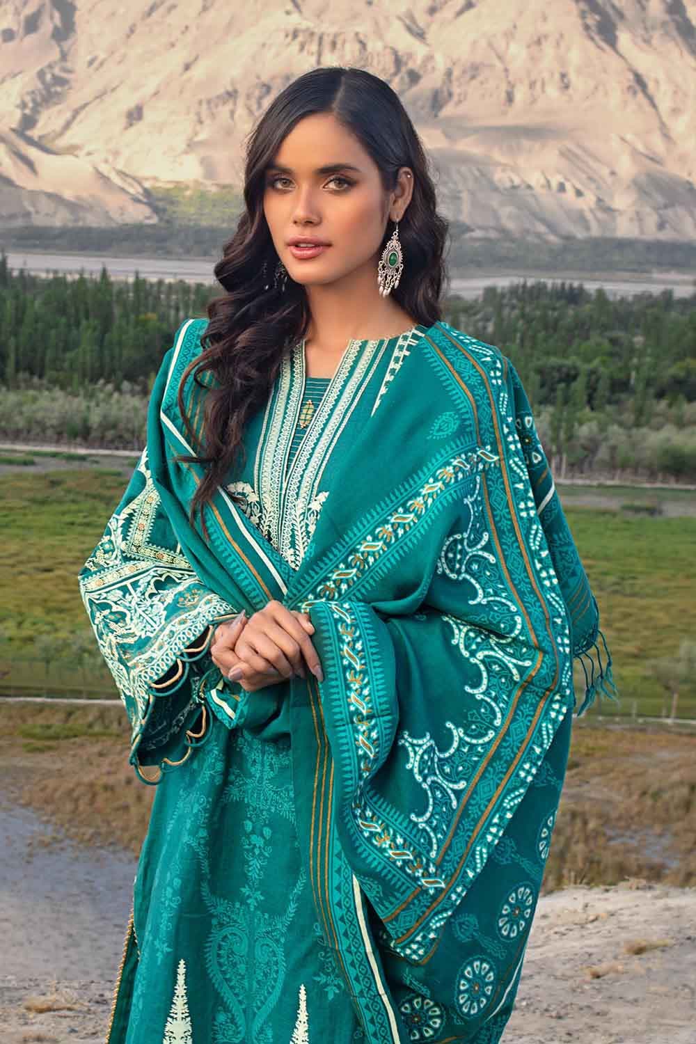 Gul Ahmed Winter Collection`22 AP#12051