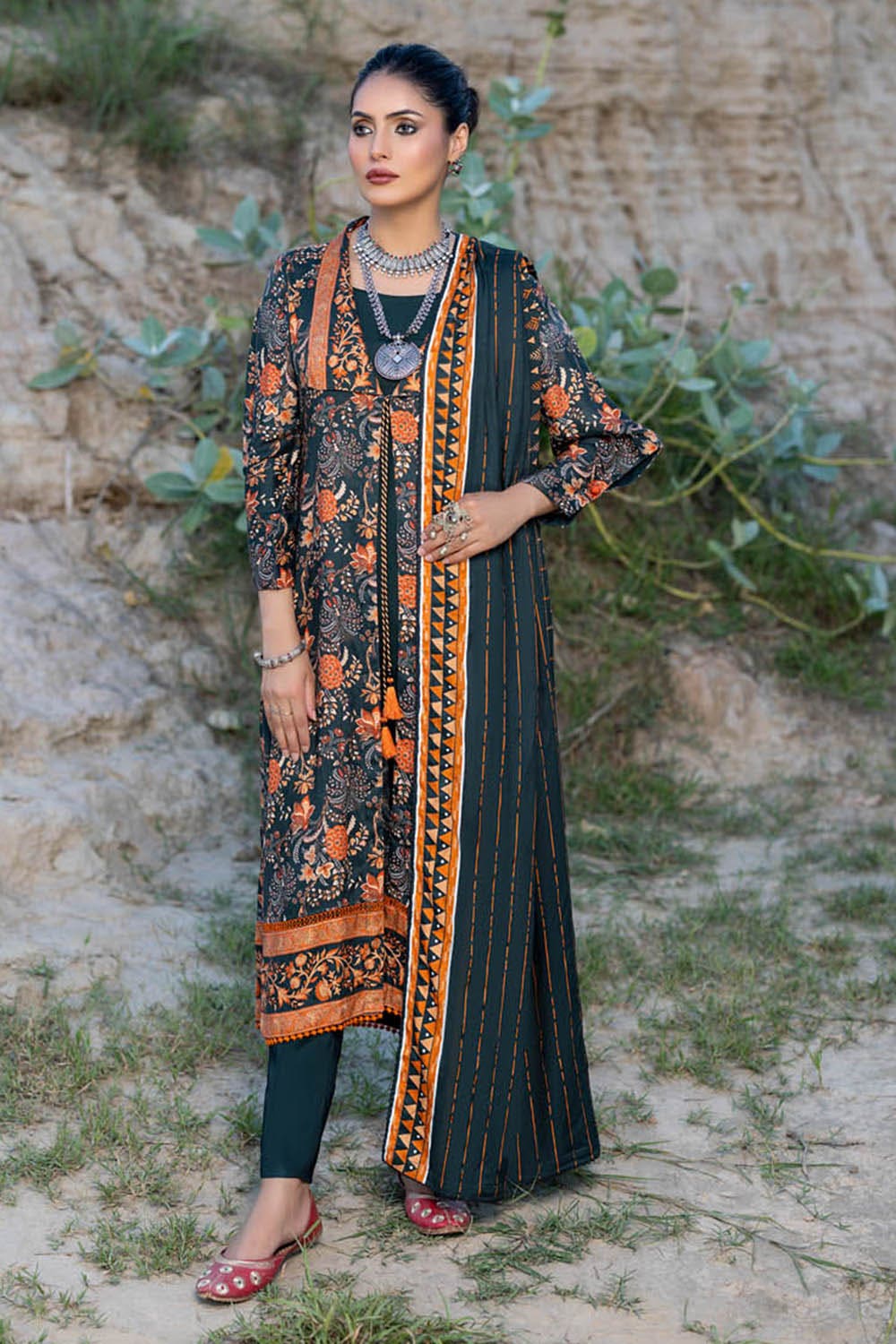 Gul Ahmed Winter Collection`22 LT#22016-A