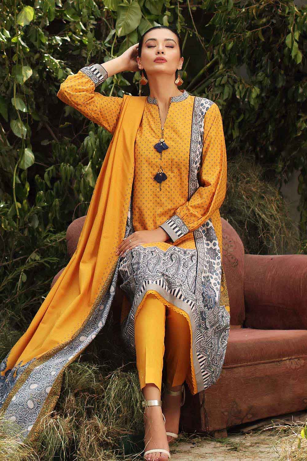 Gul Ahmed Winter Collection`22 AY#12022-B