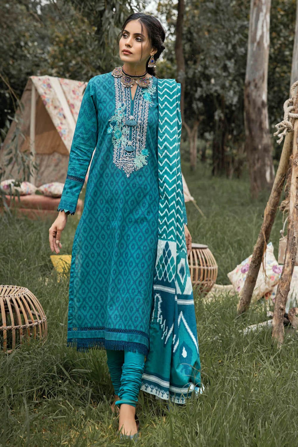 Gul Ahmed Winter Collection`22 TK#22002