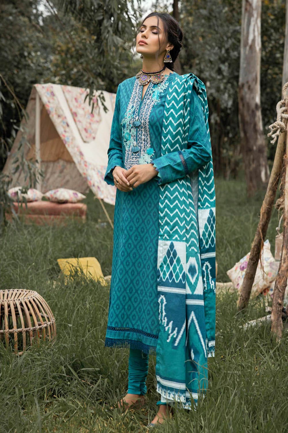 Gul Ahmed Winter Collection`22 TK#22002