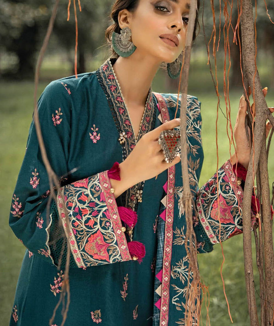 Gul Ahmed Winter Collection`22 K#22052